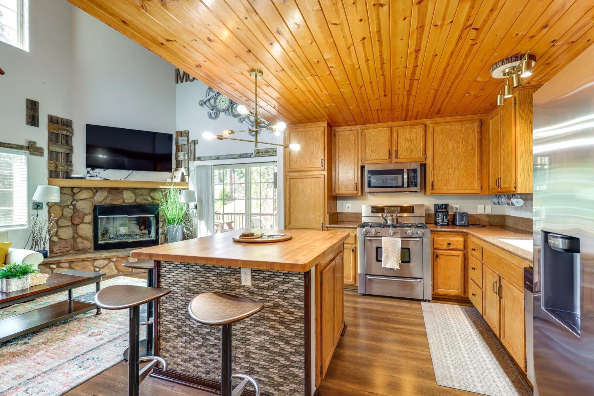 Remodeled Crestline Retreat Walk To Lake Gregory! Ngoại thất bức ảnh