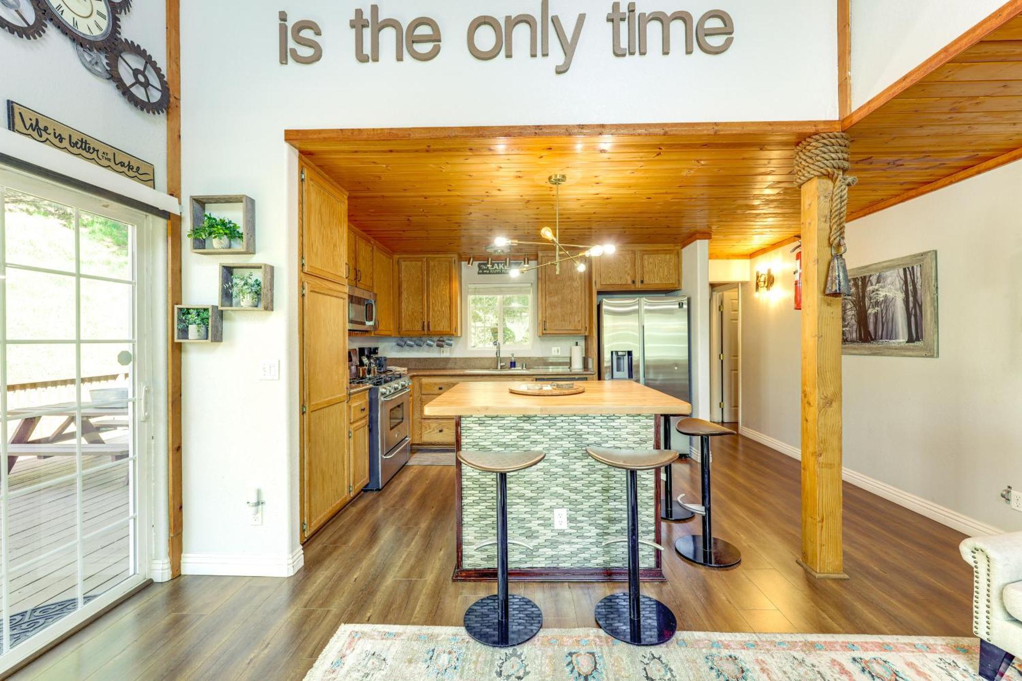Remodeled Crestline Retreat Walk To Lake Gregory! Ngoại thất bức ảnh