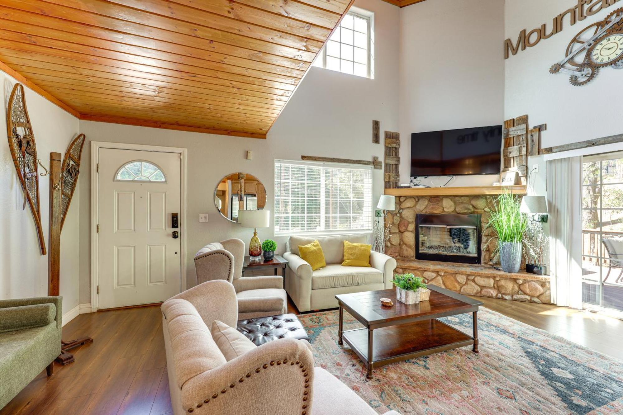 Remodeled Crestline Retreat Walk To Lake Gregory! Ngoại thất bức ảnh
