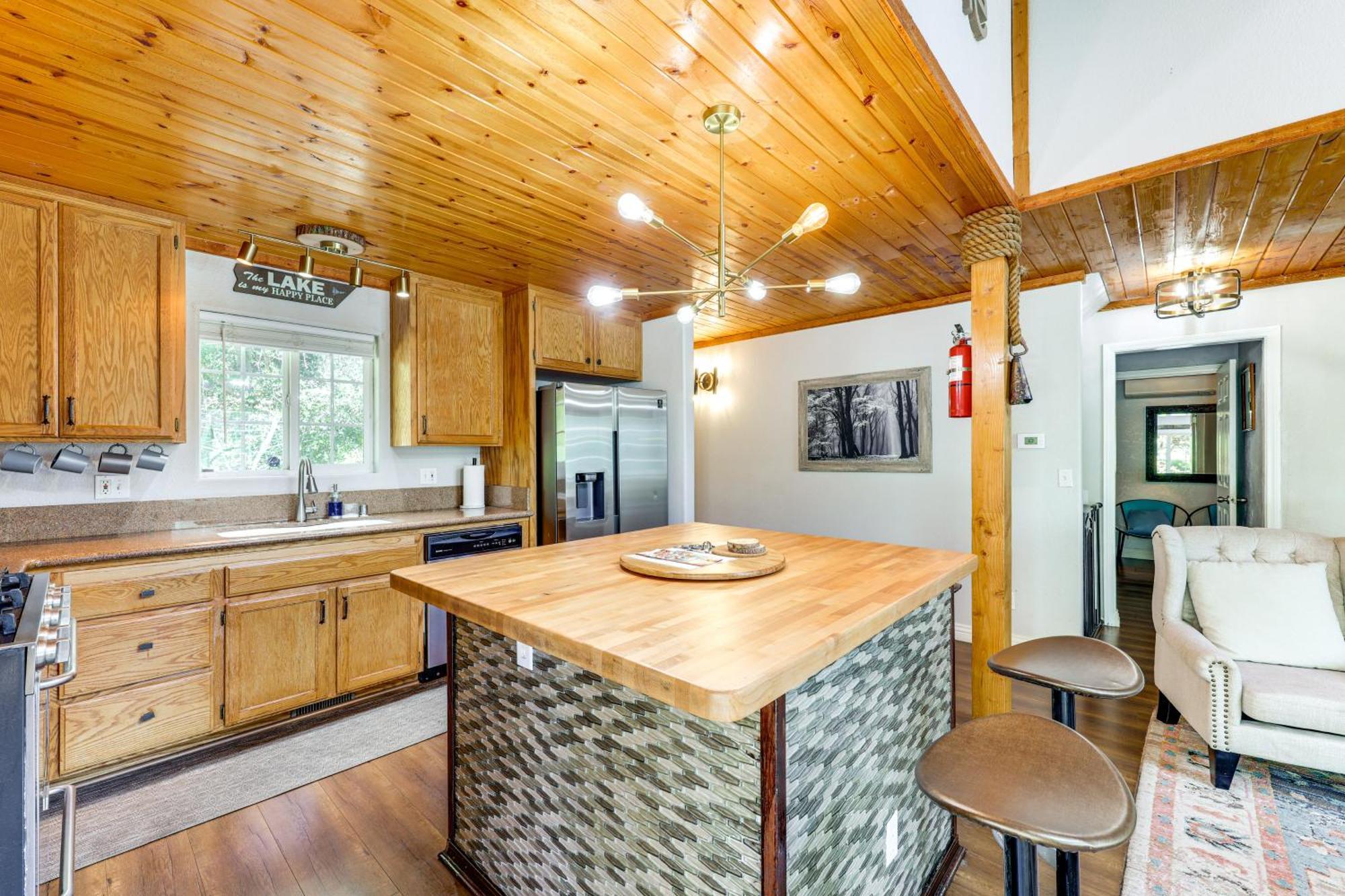 Remodeled Crestline Retreat Walk To Lake Gregory! Ngoại thất bức ảnh